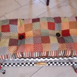 Les mobiliers, sculptures et objets décos revisités en couleurs par Mme HUBAC.