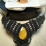 Les bijoux (bouches d'oreilles) de Mme MAUGEY en croché et macramé